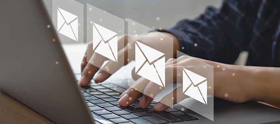 Como utilizar e-mail marketing, site e redes sociais de forma integrada para otimizar sua estratégia de marketing.